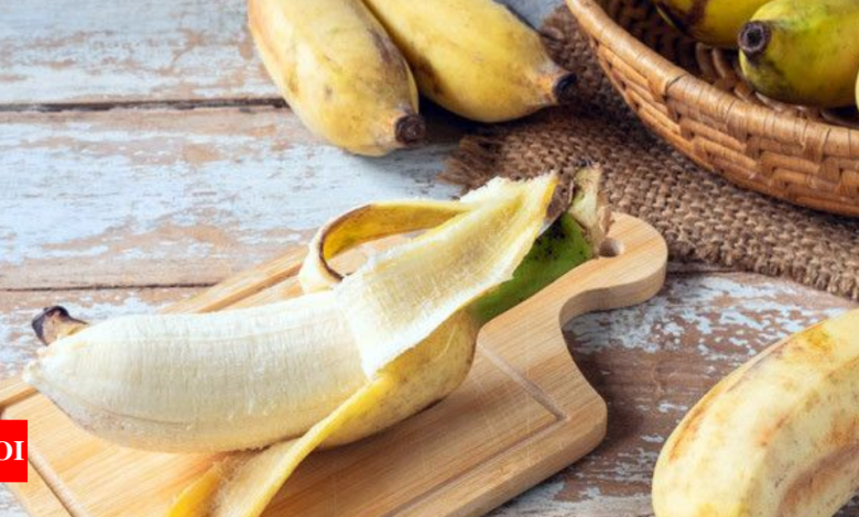 How to use banana peel for soft skin and shiny hair