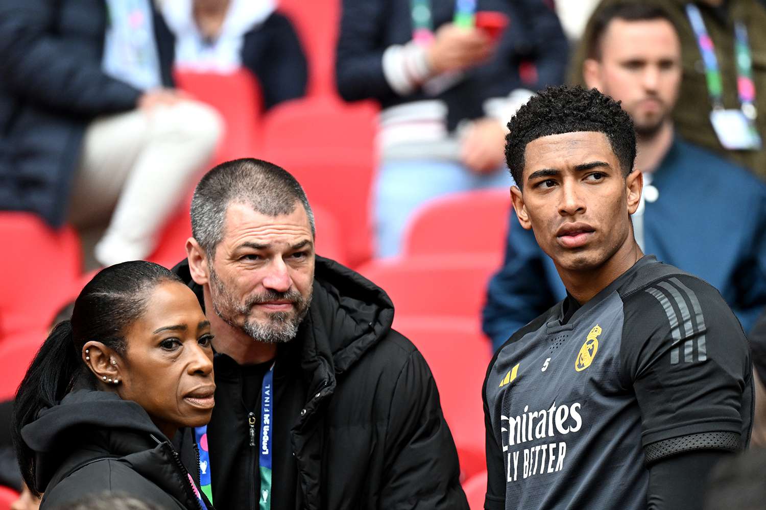 Jude Bellingham of Real Madrid speaks with his Parents Mark Bellingham, his Father, and Denise Bellingham, his Mother, during a Real Madrid CF Training Session ahead of their UEFA Champions League 2023/24 Final match against Borussia Dortmund at Wembley Stadium on May 31, 2024 in London, England. 