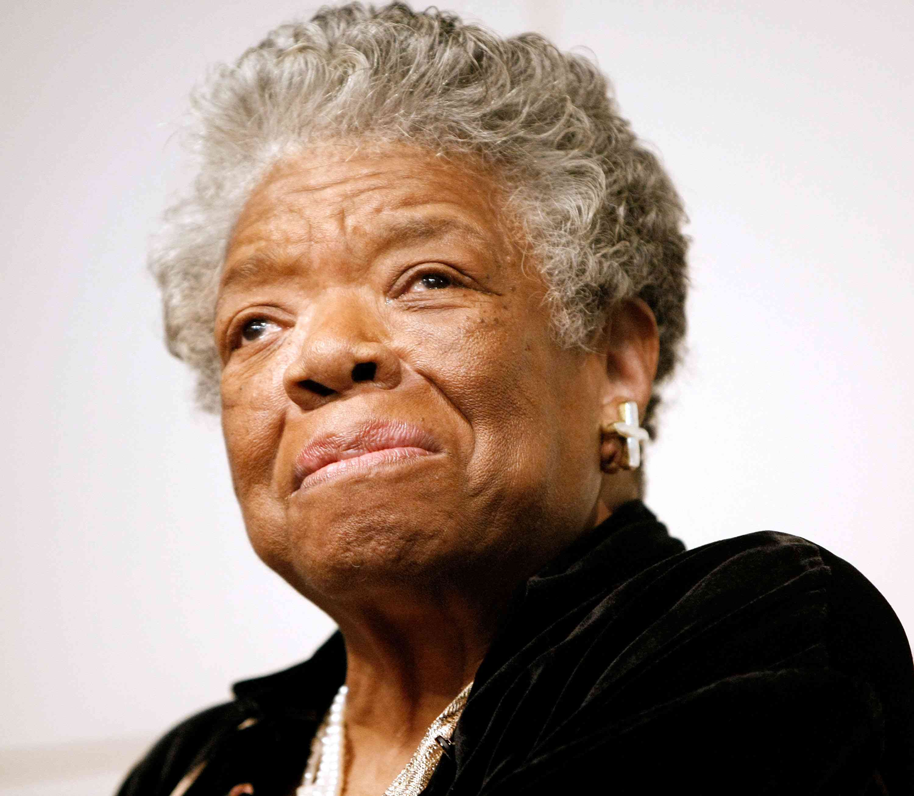 Maya Angelou Signs Copies of 'Maya Angelou: Letter to My Daughter' - October 30, 2008