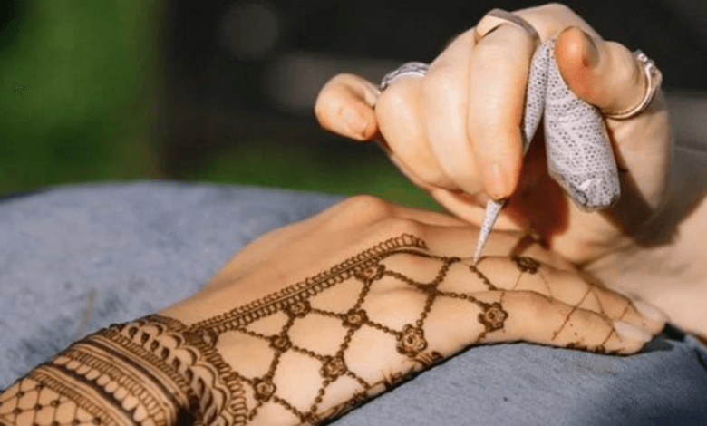 Arabic to Bridal: 5 alluring mehendi designs for your Karwa Chauth moment