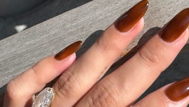 Hailey Bieber's Maple Syrup Manicure Is All I Can Think About Until My Next Salon Visit