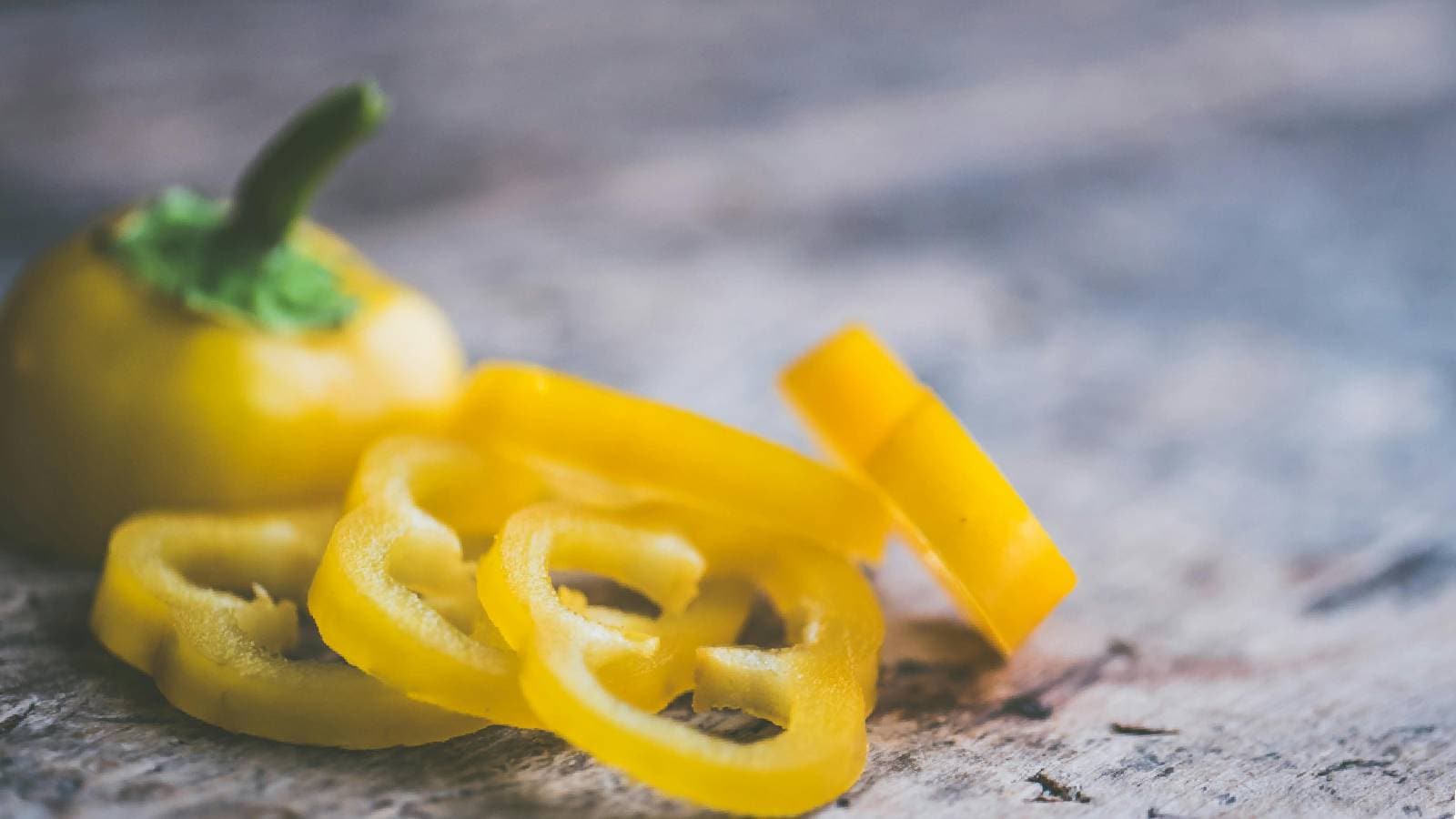 Yellow bell pepper 