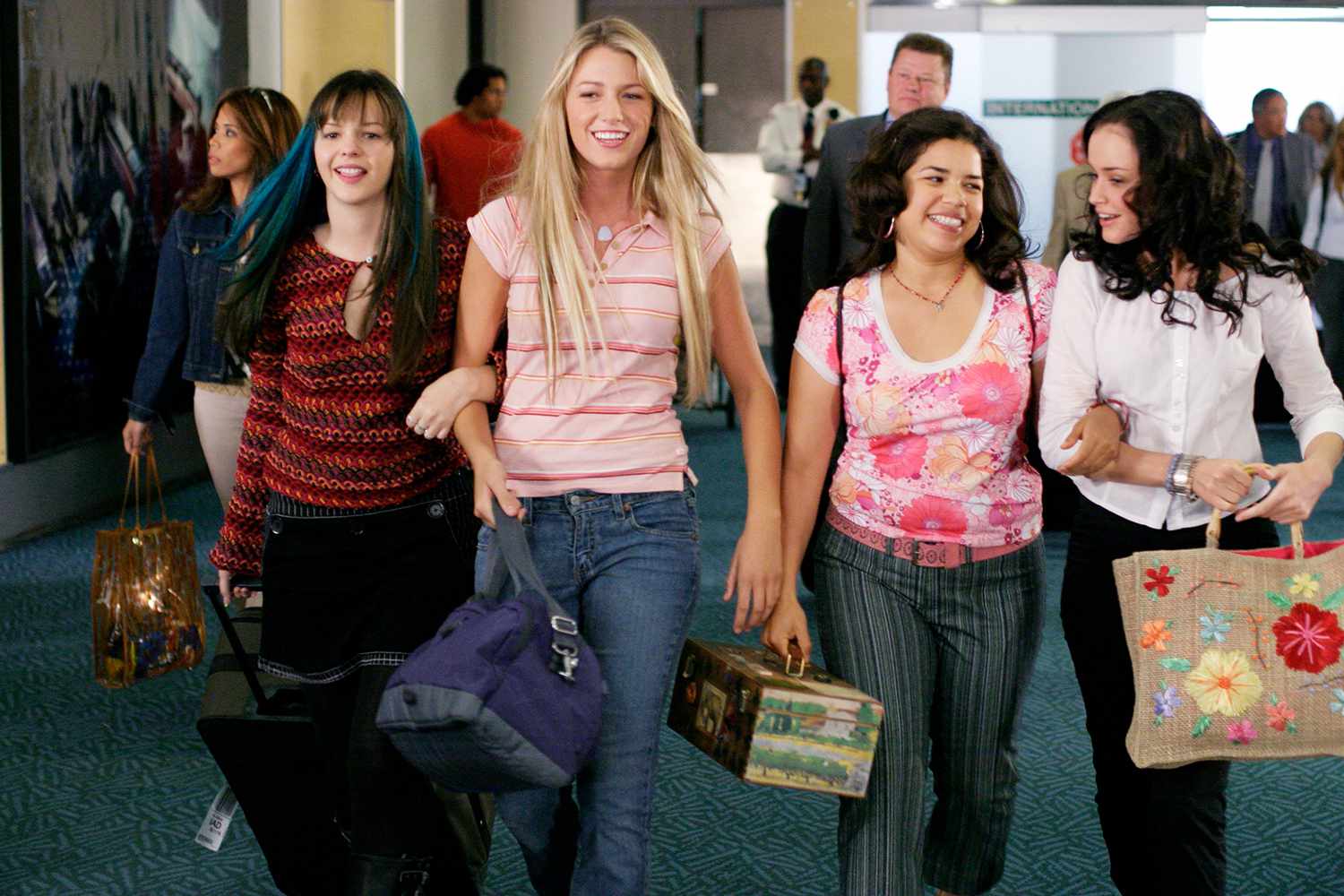 Amber Tamblyn, Blake Lively, America Ferrera, Alexis Bledel The Sisterhood Of The Traveling Pants - 2005