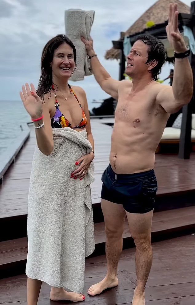 mark wahlberg and wife rhea durnham in fiji