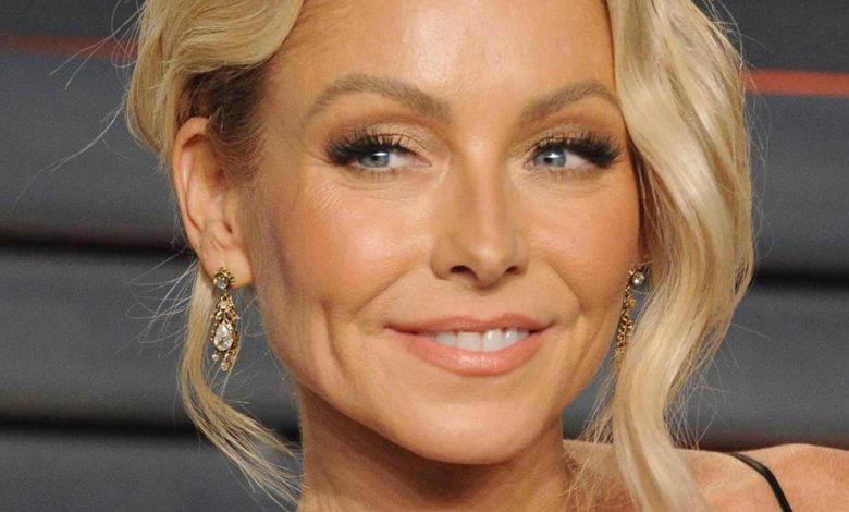 Kelly Ripa reveals swimsuit disaster while vacationing with Mark Consuelos