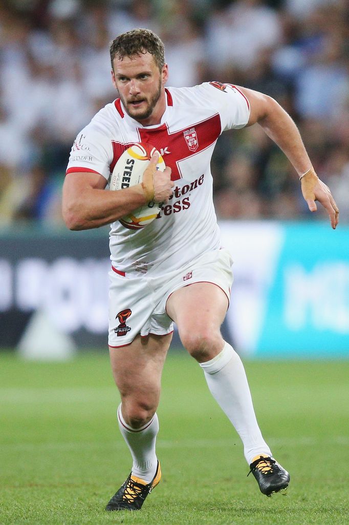 Sean O'Loughlin playing rugby