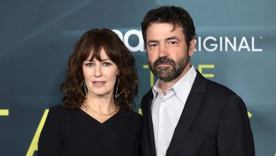 Rosemarie DeWitt and Ron Livingston