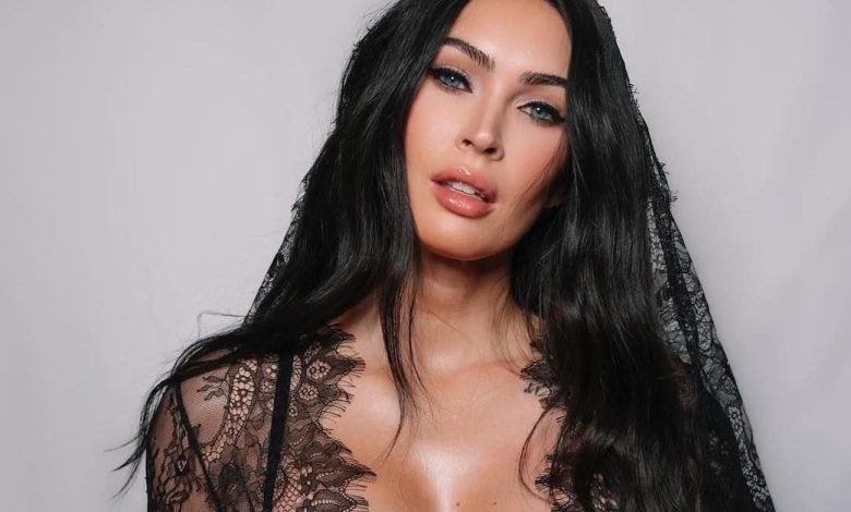 Megan Fox's "Deep Red Jelly" Manicure Is the Coolest Way to Wear Holiday Nails