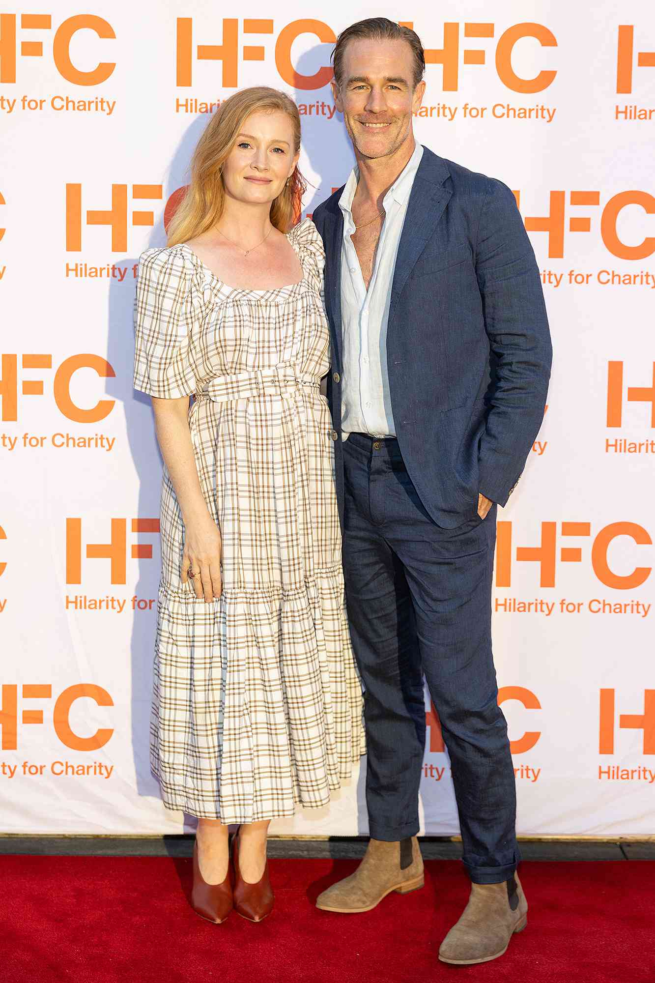 AUSTIN, TEXAS - SEPTEMBER 30: James Van Der Beek (R) and Kimberly Van Der Beek attend HFC's Brain Health Dinner on September 30, 2023 in Austin, Texas.