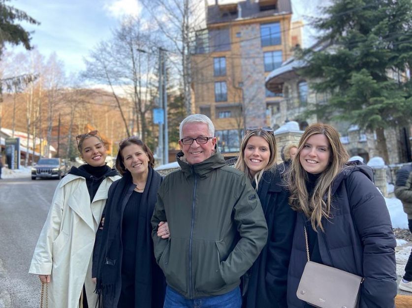 Atdhetare with her mum, dad and sisters