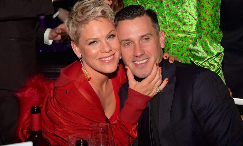 Pink's furious three-word response to husband Carey Hart's news