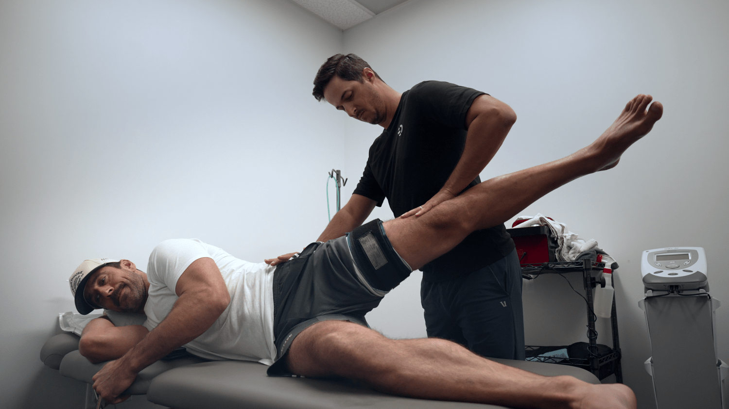 Aaron Rodgers gets physical therapy.