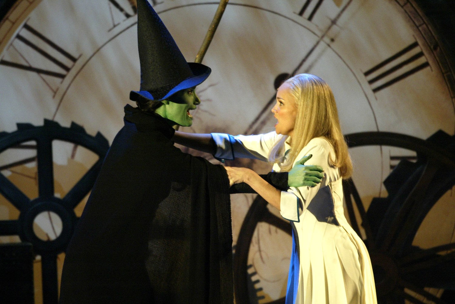 Idina Menzel and Kristin Chenoweth Perform Scene From 'Wicked' at 58th Annual Tony Awards