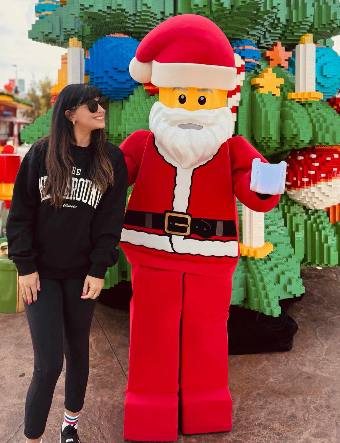 Hannah Simone (otherwise known as Cece Parekh from New Girl) is embracing the holiday magic at LEGOLAND