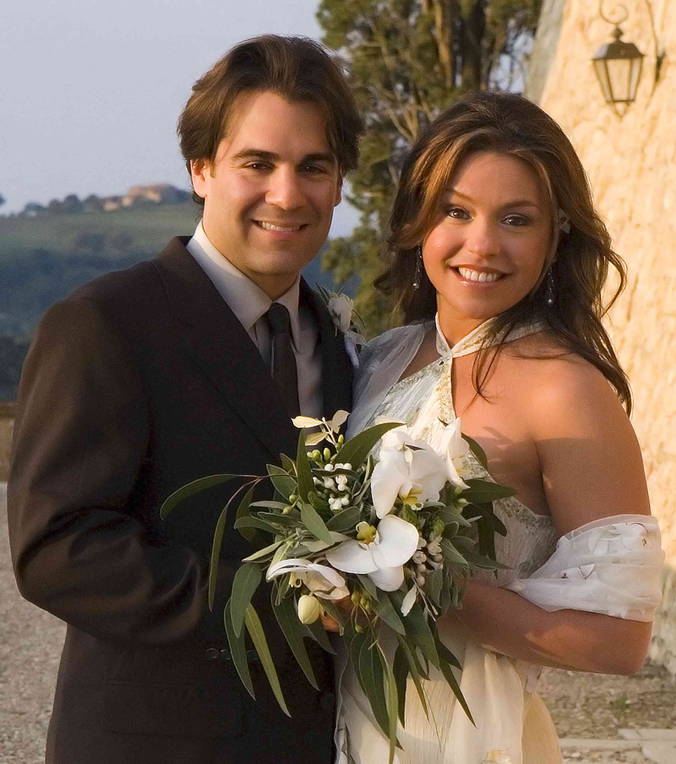 Food Network host and best-selling author Rachael Ray was married to John Cusimano on September 24, 2005. Rachael and John celebrated their nuptials surrounded by family and friends in Italy, just outside of Montalcino, in the heart of the Tuscan countryside.