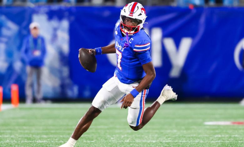 CHARLOTTE, NORTH CAROLINA - DECEMBER 07: Kevin Jennings #7 of the Southern Methodist Mustangs runs the ball during the first half of the ACC Championship game against the Clemson Tigers at Bank of America Stadium on December 07, 2024 in Charlotte, North Carolina. (Photo by David Jensen/Getty Images)