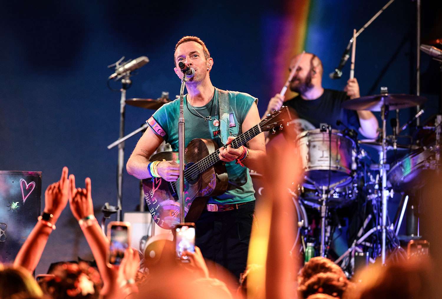 NEW YORK, NEW YORK - OCTOBER 07: Chris Martin of Coldplay performs onstage at 'SiriusXM presents Coldplay live in Brooklyn' at Music Hall of Williamsburg on October 07, 2024 in New York City. 