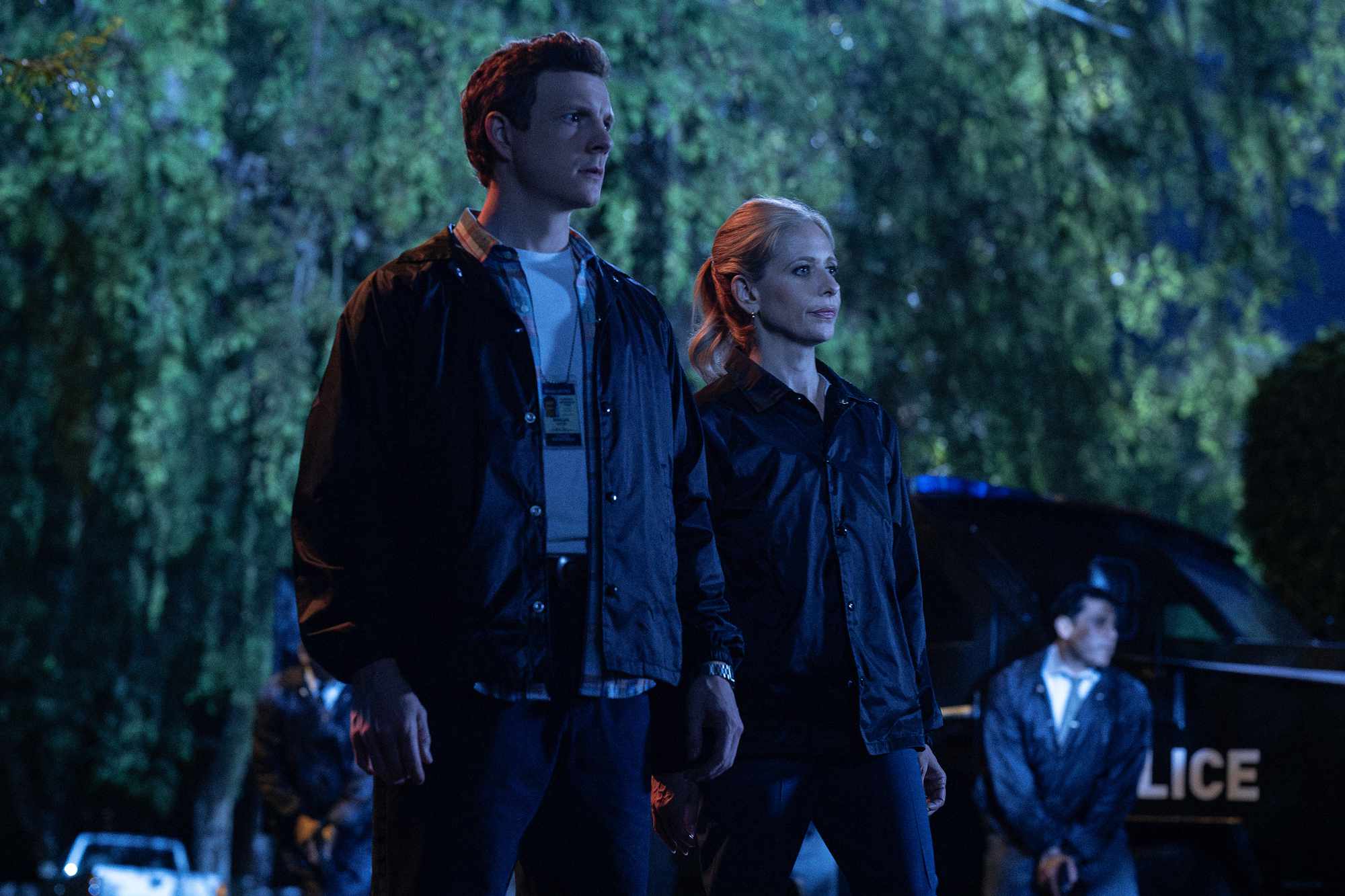 Patrick Gibson as Dexter Morgan and Sarah Michelle Gellar as Tanya in Dexter: Original Sin, episode 8, season 1, streaming on Paramount+, 2024. 