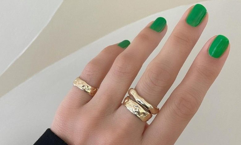 This Summer-Coded Mani Looks 10 Times Chicer in the Winter—Here's Proof