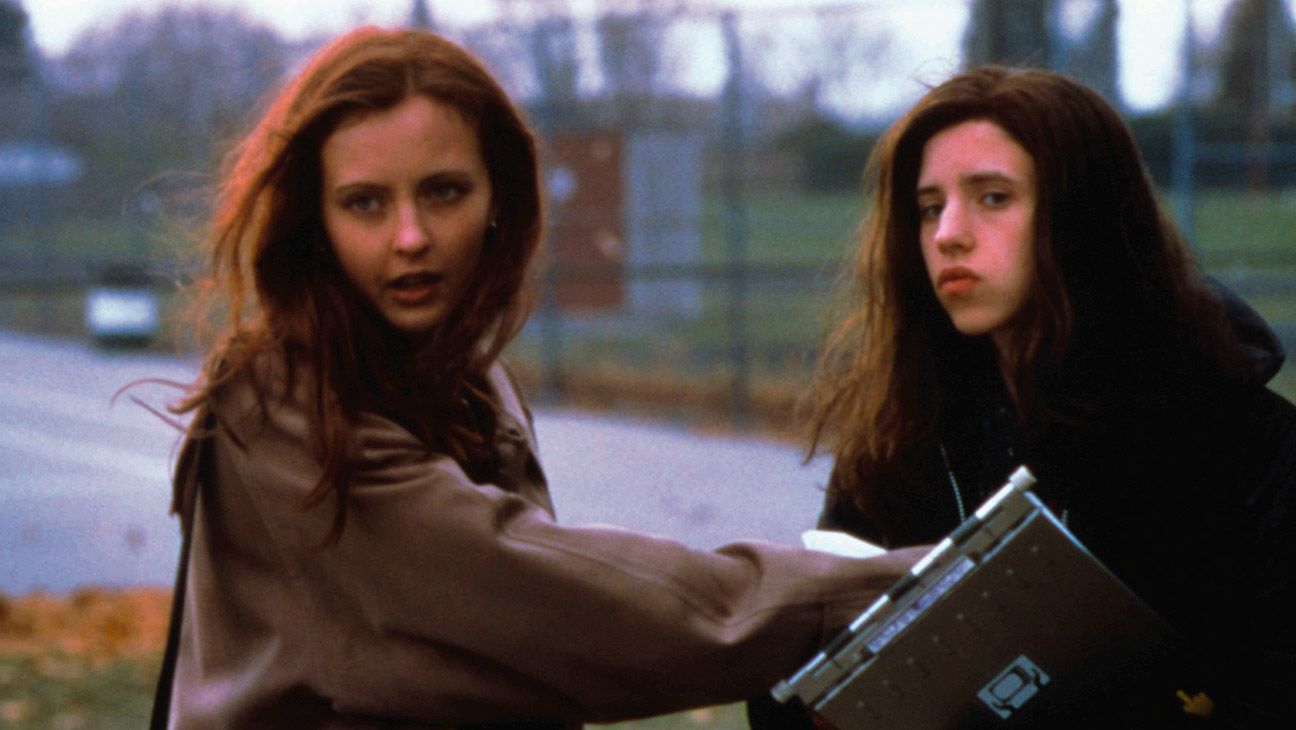 Ginger Snaps, Katharine Isabelle, Emily Perkins, 2000.