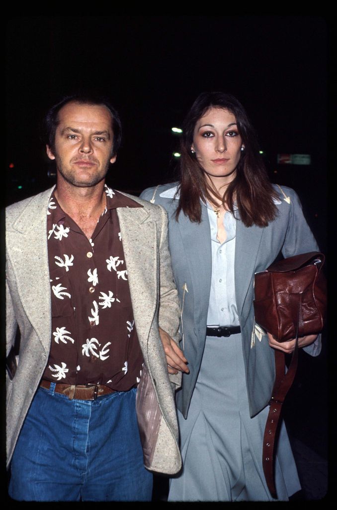 jack nicholson holding hands anjelica huston 1983