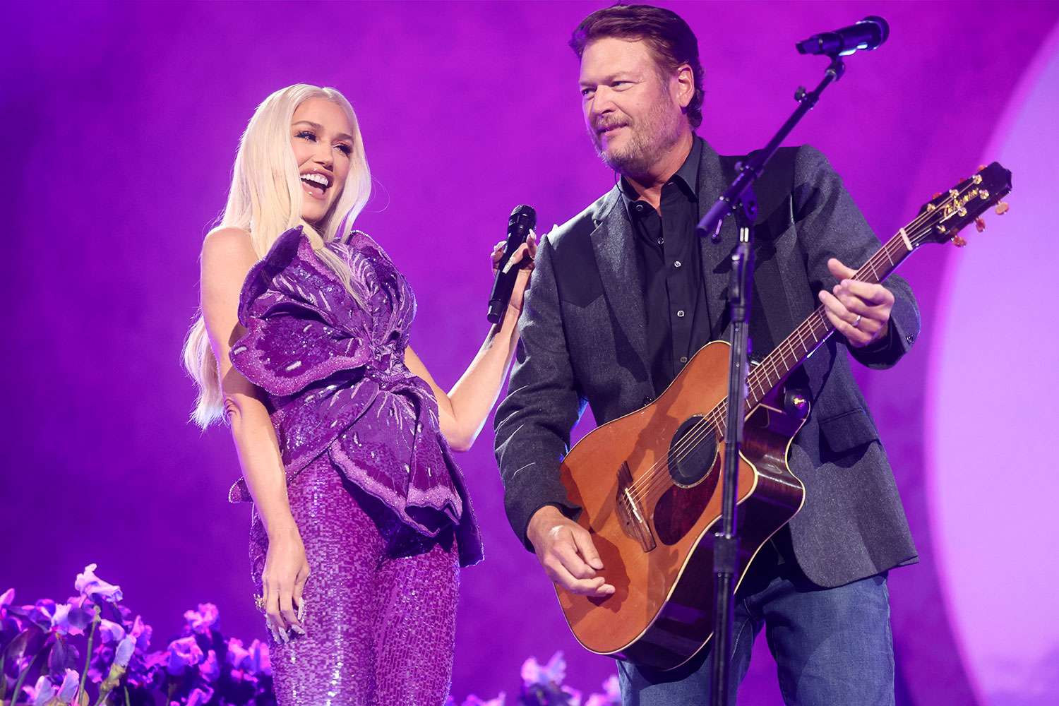 Gwen stefani and blake performance 2024