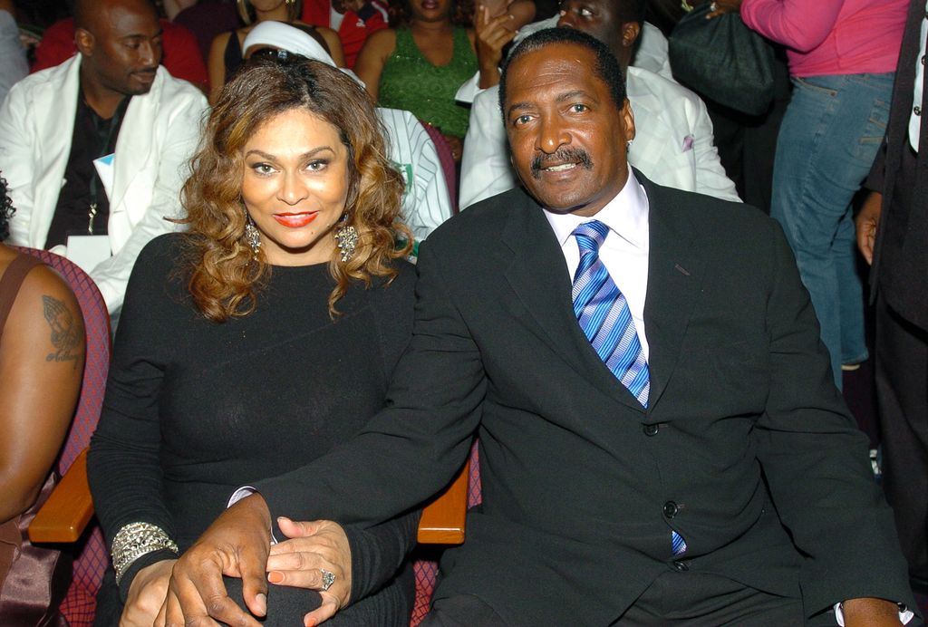 Tina Knowles and Mathew Knowles sitting down at awards show
