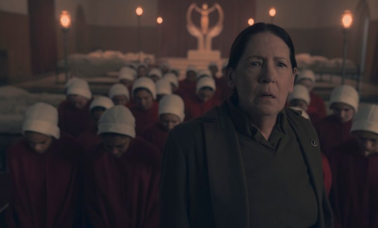 Ann Dowd, Elisabeth Moss, Samira Wiley and Madeline Brewer Relive Their ‘Handmaid’s Tale’ Full-Circle Face Off