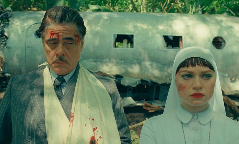(L to R) Benicio Del Toro as Zsa-Zsa Korda and Mia Threapleton as Liesl in director Wes Anderson