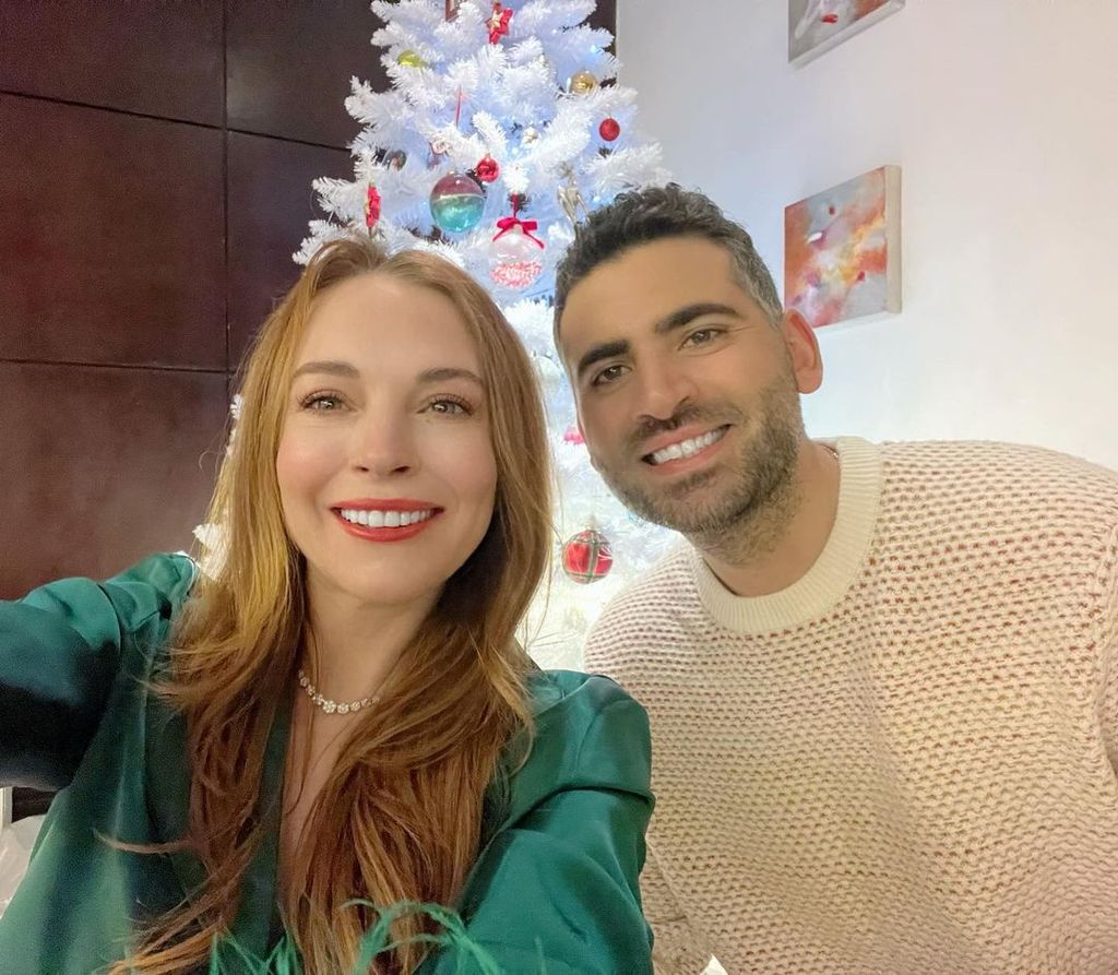 linday lohan bader shammas at home christmas tree