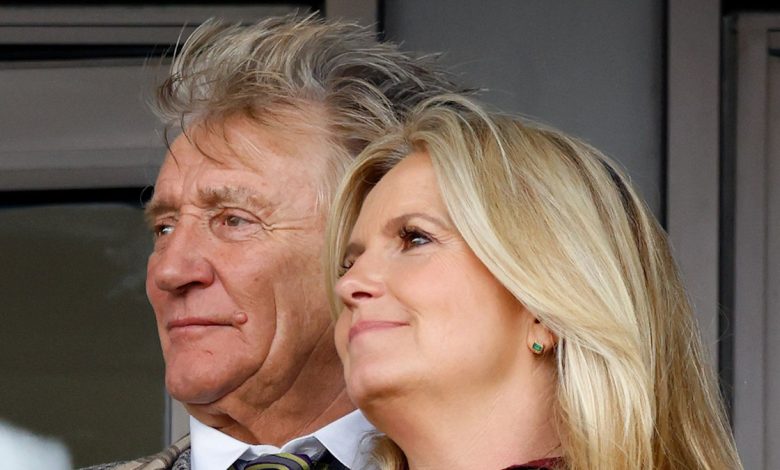 Rod Stewart and Penny Lancaster confuse fans with photo from 'romantic' getaway