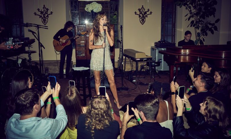 miley-cyrus-chateau-marmont-show
