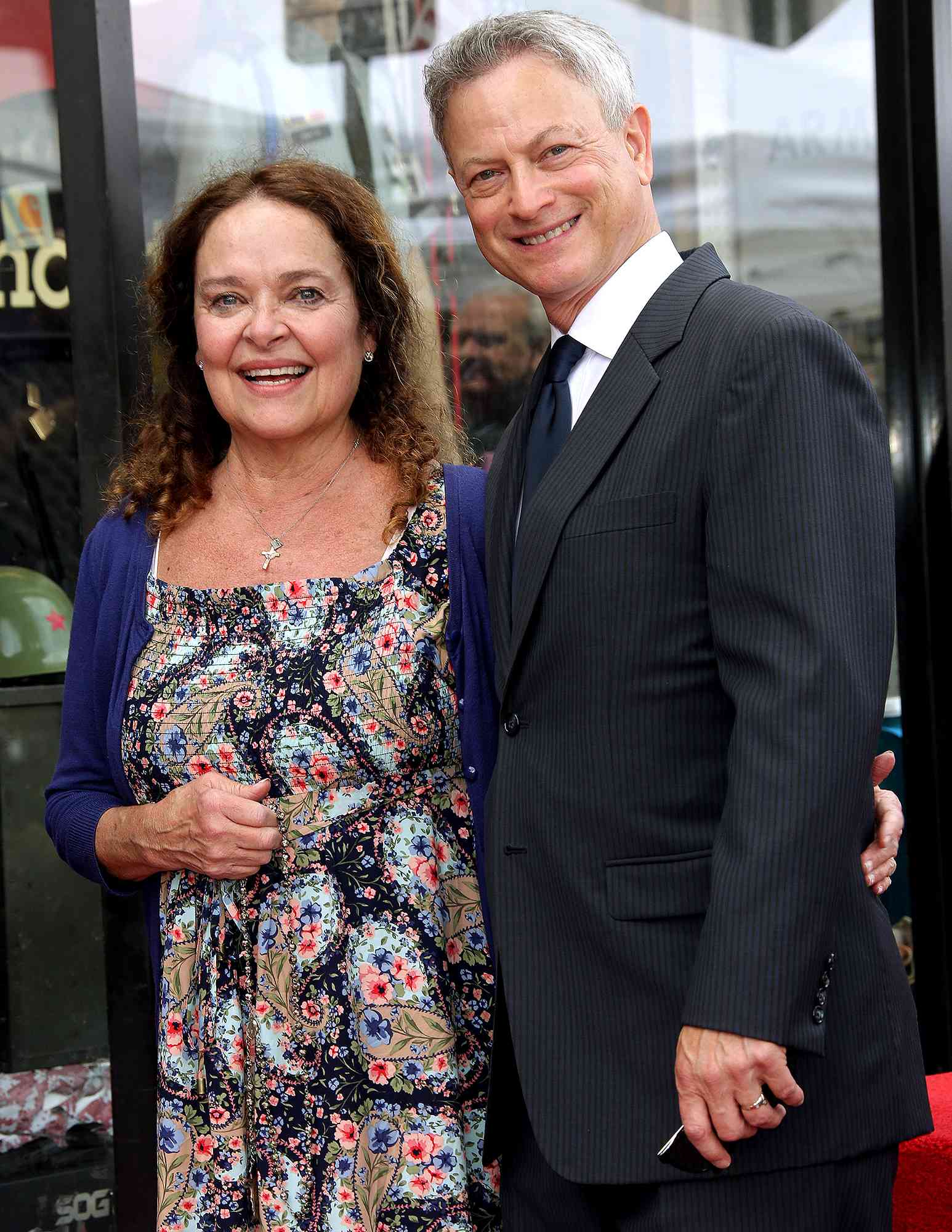Gary Sinise and Moira Harris Gary Sinise honored with star on The Hollywood Walk of Fame