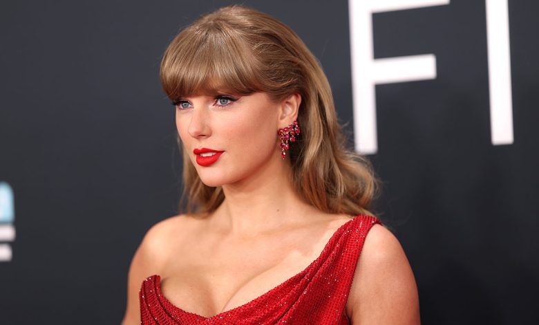 Taylor Swift at 67th Annual GRAMMY Awards