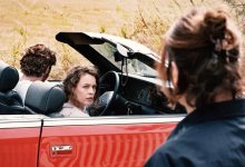 Paula Beer (center) in 'Miroirs No. 3.'
Christian-Schulz_Schramm-Film
...
