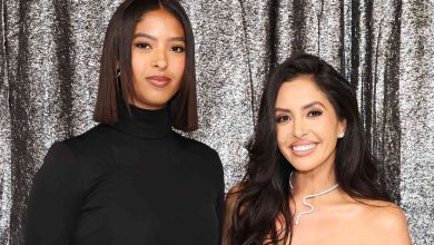 BEVERLY HILLS, CALIFORNIA - NOVEMBER 25: (Editorial Use Only) (Exclusive Coverage) (L-R) Natalia Bryant and Vanessa Bryant attend the World Premiere of