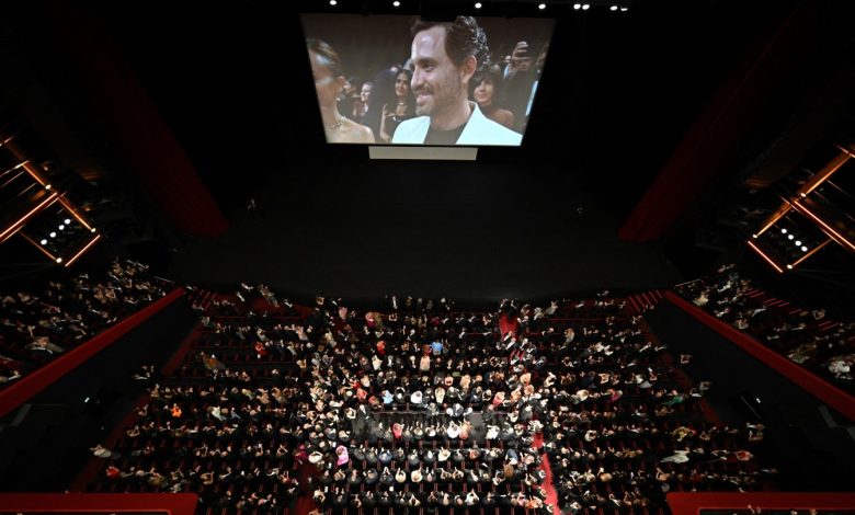 Do Standing Ovations Signal the Decline of Cinema?
