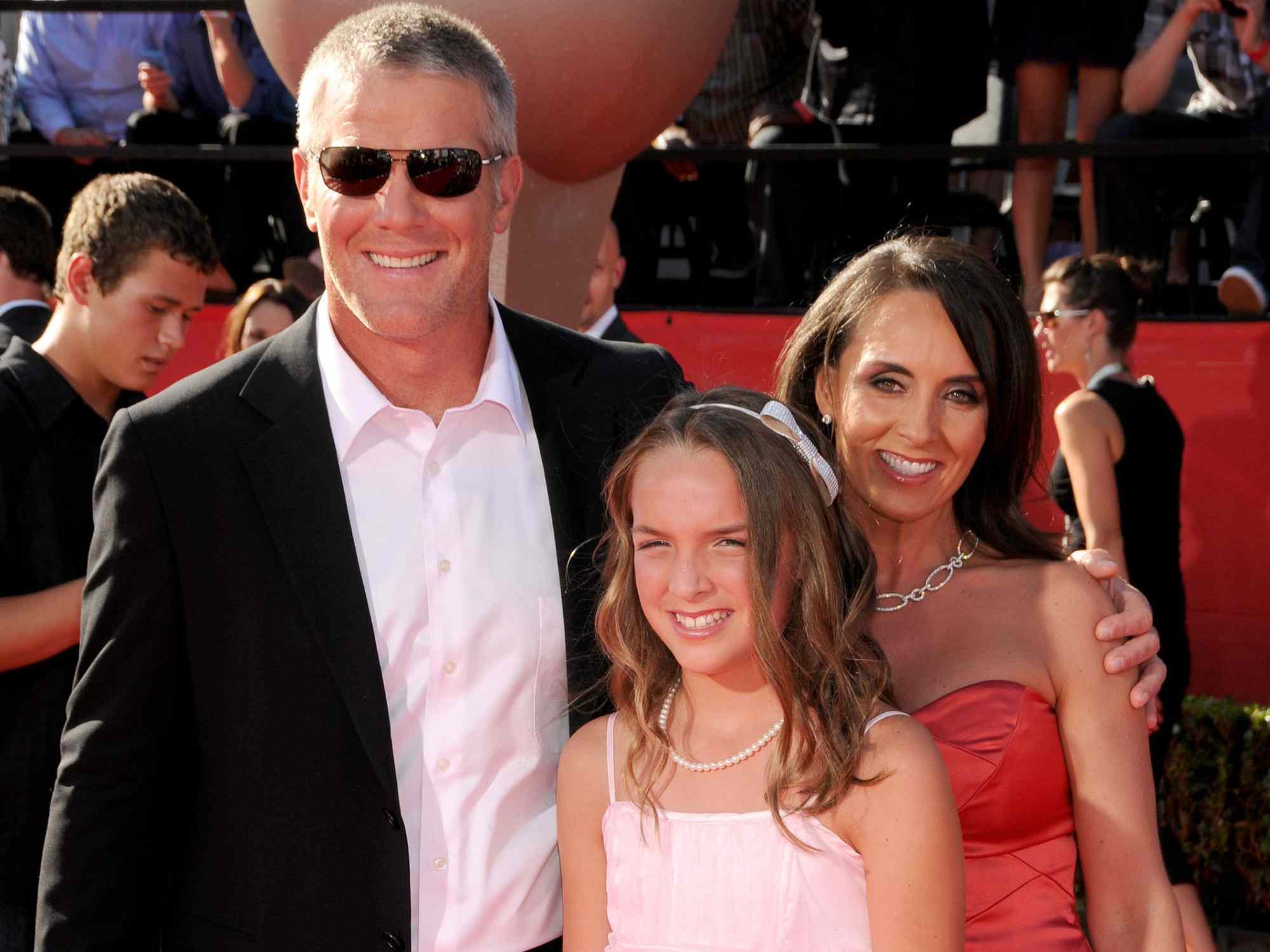 Brett Favre, Deanna Favre, and Breleigh Favre arrive at the 2010 ESPY Awards on July 14, 2010 in Los Angeles, California.