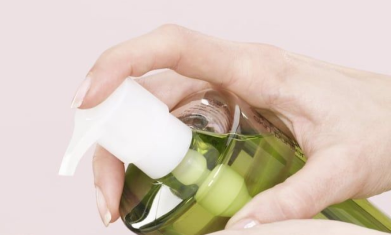 Homemade hydrating facial toners for dry skin to use this summer