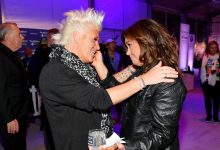 Bobby Flay, Rachael Ray, Guy Fieri and More Food Network Stars Pay Tribute to Anne Burrell