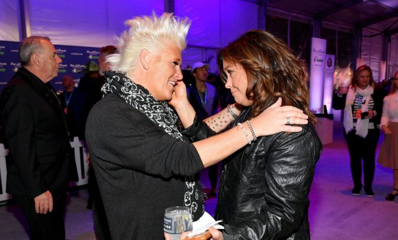 Bobby Flay, Rachael Ray, Guy Fieri and More Food Network Stars Pay Tribute to Anne Burrell
