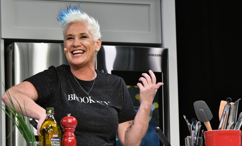 Chef Anne Burrell prepares a dish at the Food Network & Cooking Channel New York City Wine & Food Festival