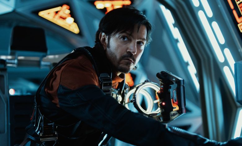 Diego Luna in