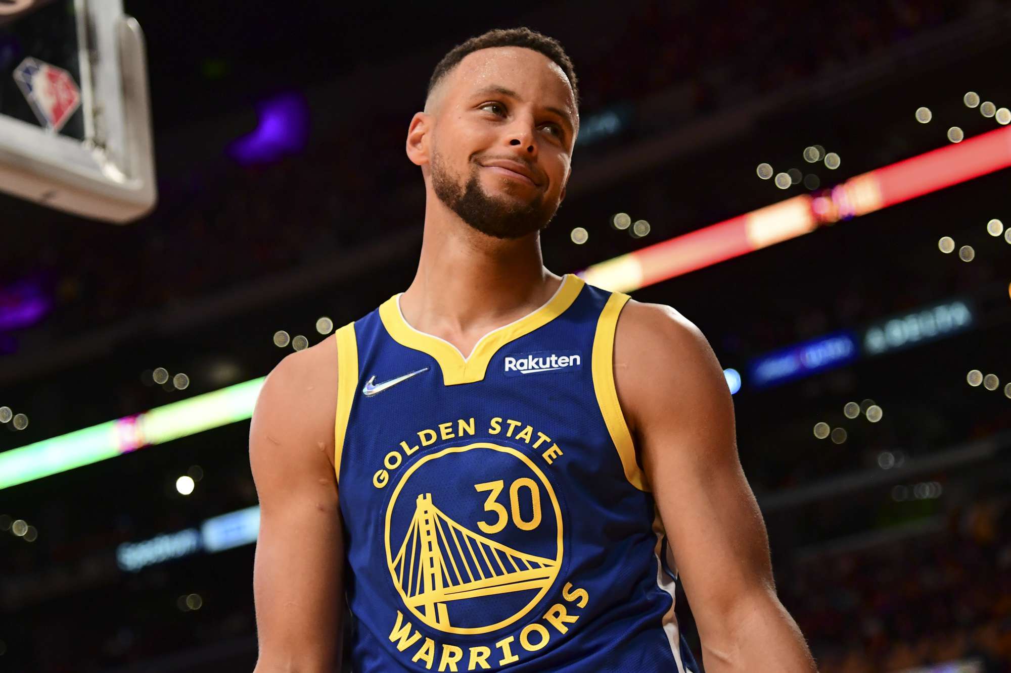 Stephen Curry during a game between the Golden State Warriors and Los Angeles Lakers at the Staples Center in L.A. on Oct. 19, 2021