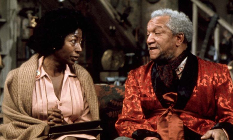 SANFORD AND SON, from left: Lynn Hamilton, Redd Foxx, 1972-77.