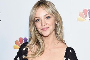 Abby Elliott's Crazy Connection to 'Indebted' Co-Star Steven Weber: 'I Was His Kids' Nanny!'