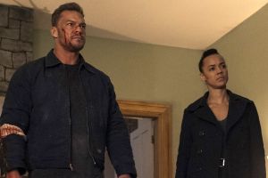 Reacher - Alan Ritchson (Jack Reacher), Maria Sten (Frances Neagley)