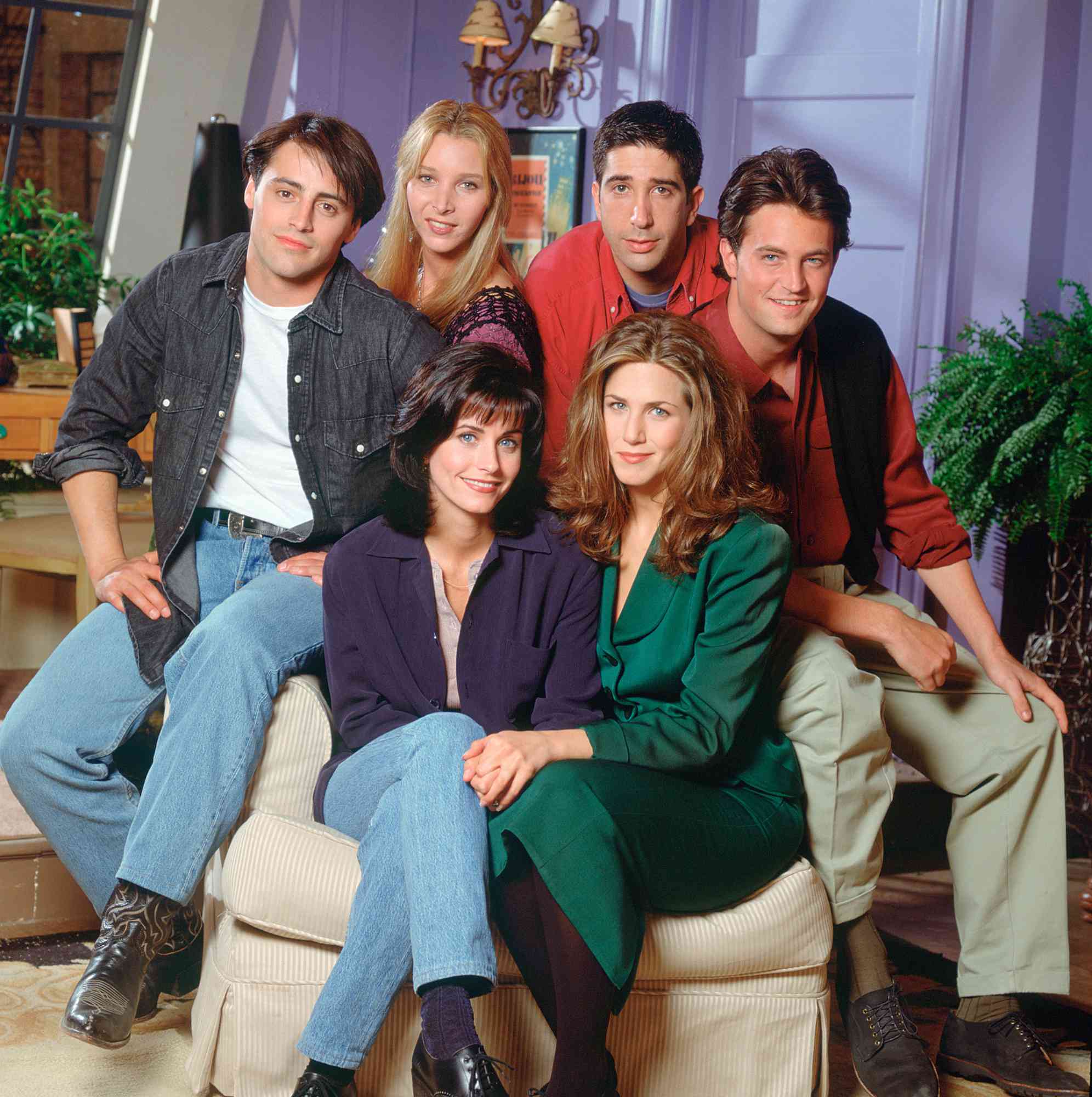Courteney Cox Arquette as Monica Geller, Matt LeBlanc as Joey Tribbiani, Lisa Kudrow as Phoebe Buffay, David Schwimmer as Ross Geller, Matthew Perry as Chandler Bing, Jennifer Aniston as Rachel Green in 'Friends',