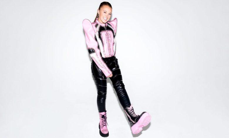 JoJo Siwa Knows Her “Fluid” Sexuality Is a Hot Topic