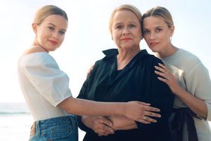 Reese Witherspoon with Ava and her mom Photographer: Zoë Ghertner